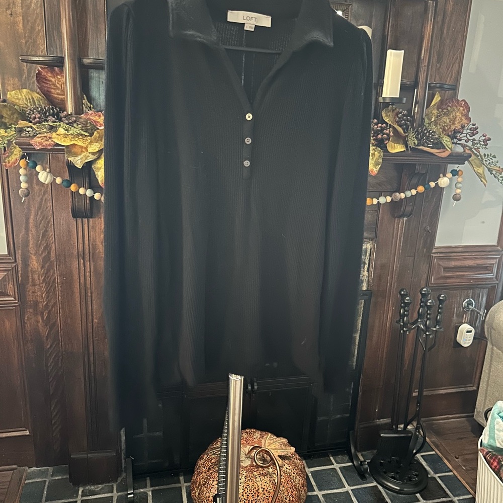LOFT Black Button-Front Long-Sleeve Top